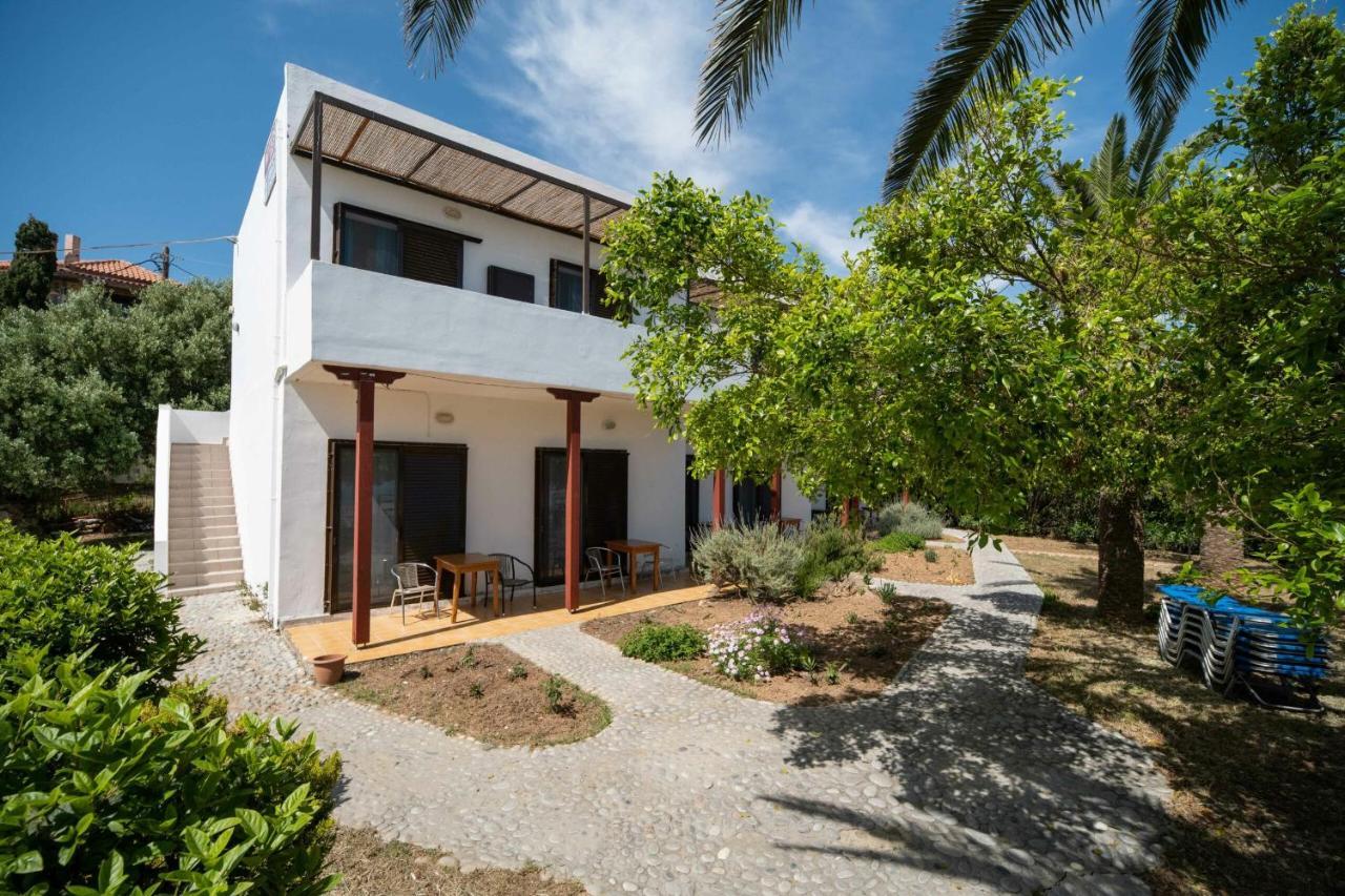 Milos Studios & Beach House Frangokastello Esterno foto