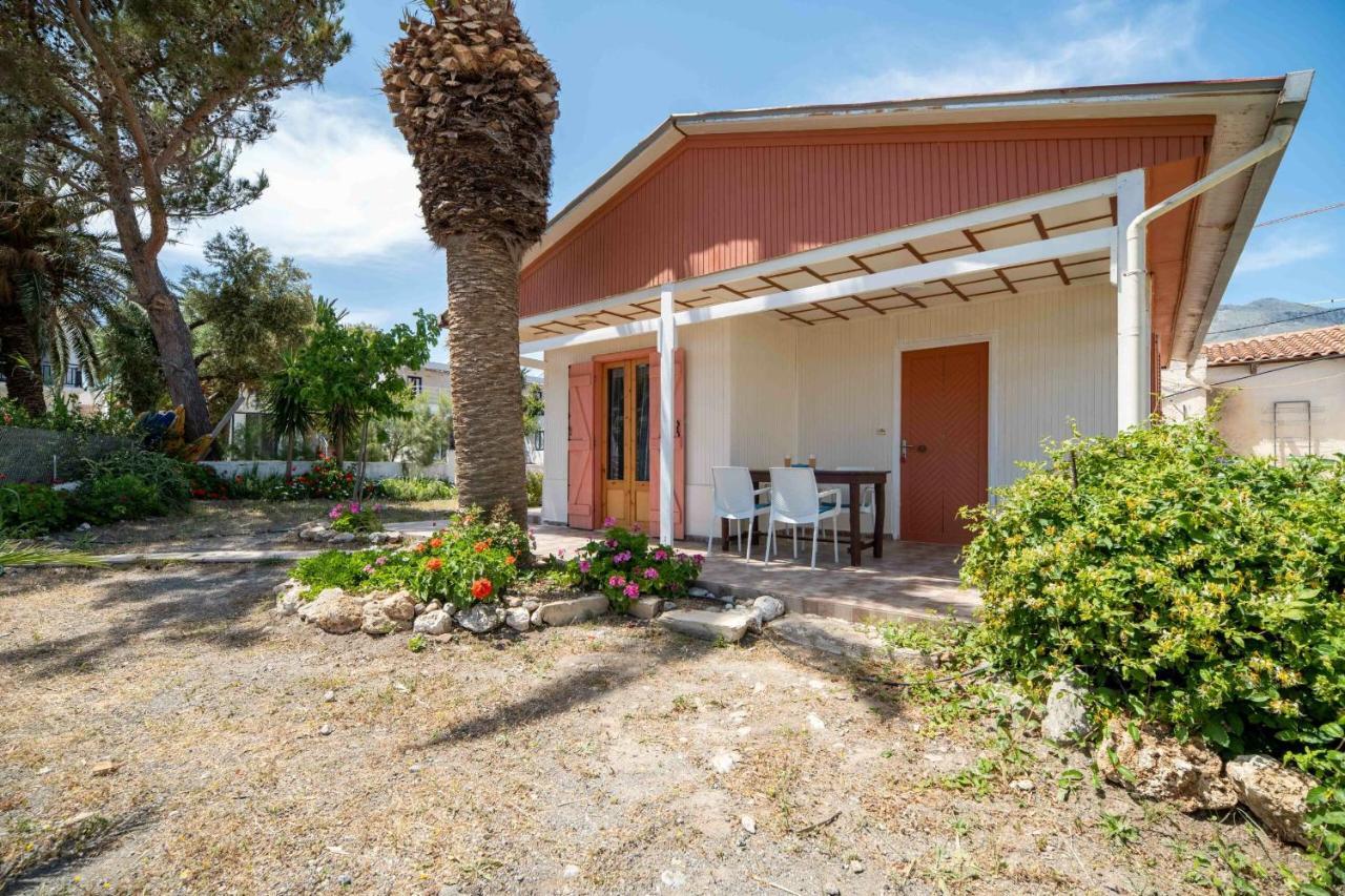 Milos Studios & Beach House Frangokastello Esterno foto